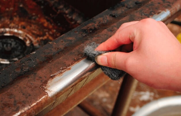 Dung dịch vệ sinh kim loại