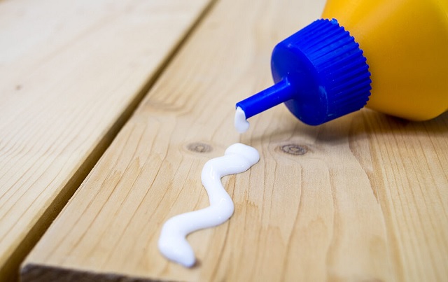 Keo dán gỗ công nghiệp tốt nhất và địa chỉ mua uy tín