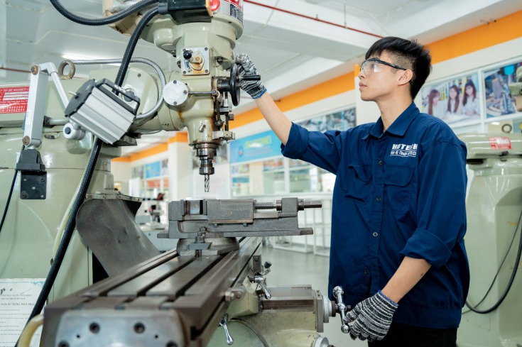 Keo Dán Nhanh Cho Ngành Cơ Khí: Giải Pháp Tăng Tốc Lắp Ráp & Giảm Chi Phí Sản Xuất (2026) 1 Có nên học ngành Kỹ thuật cơ khí?